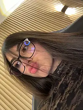 Snapshot of Sarasanders_4 chatting on October 20, 12:44 am Sarasanders 4 online show from October 20, 12:44 am