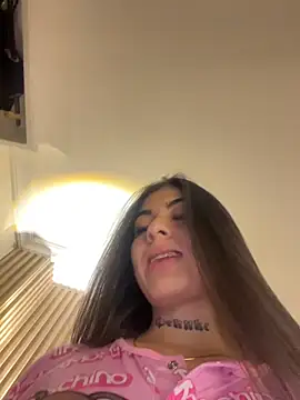 Snapshot of Sarasanders_4 chatting on October 24, 3:14 am Sarasanders 4 online show from October 24, 3:14 am