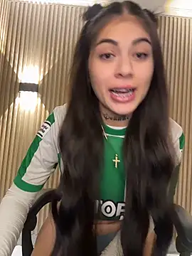 Snapshot of Sarasanders_4 chatting on October 27, 3:43 am Sarasanders 4 online show from October 27, 3:43 am