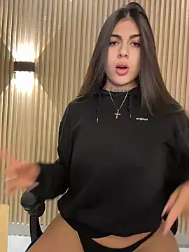 Snapshot of Sarasanders_4 chatting on November 6, 3:51 am Sarasanders 4 online show from November 6, 3:51 am