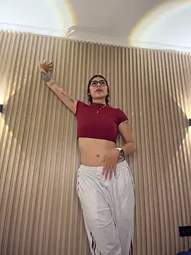 Snapshot of Sarasanders_4 chatting on February 20, 3:36 am Sarasanders 4 online show from February 20, 3:36 am