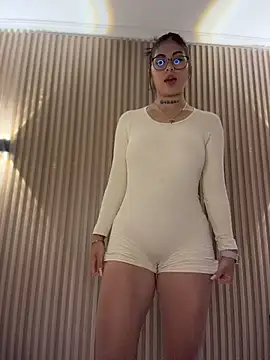 Snapshot of Sarasanders_4 chatting on February 24, 2:09 am Sarasanders 4 online show from February 24, 2:09 am