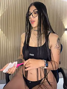 Snapshot of Sarasanders_4 chatting on February 25, 3:38 am Sarasanders 4 online show from February 25, 3:38 am