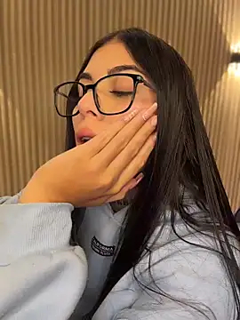 Snapshot of Sarasanders_4 chatting on March 10, 1:32 am Sarasanders 4 online show from March 10, 1:32 am