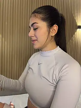 Snapshot of Sarasanders_4 chatting on March 26, 3:01 am Sarasanders 4 online show from March 26, 3:01 am