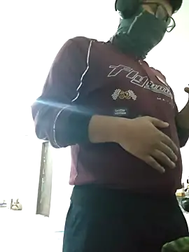 thebrownboi01 online show from March 22, 11:30 pm