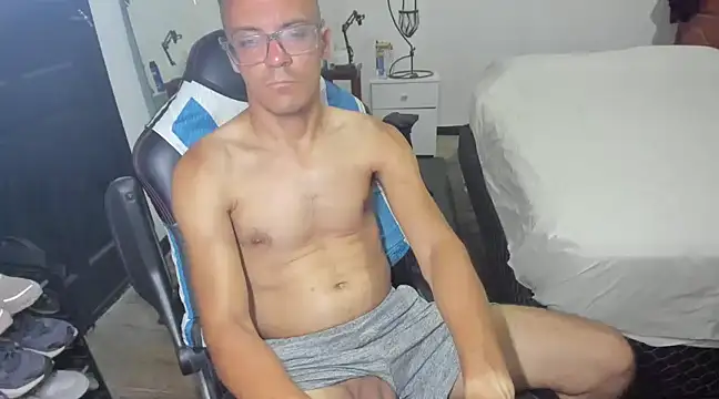 guachin hunk online show from February 16, 4:53 am