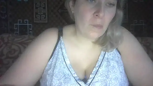 Diana Britt online show from December 2, 6:08 am