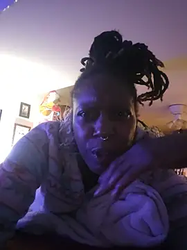 Snapshot of honeydew420_ chatting on August 3, 5:39 am honeydew420 online show from August 3, 5:39 am