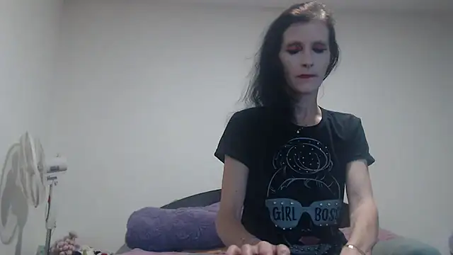 Snapshot of Bonny_Ella chatting on December 15, 6:07 am Bonny Ella online show from December 15, 6:07 am