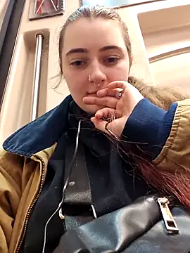 Snapshot of Snowbunnycake_131 chatting on November 20, 2:34 am Snowbunnycake 131 online show from November 20, 2:34 am