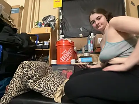 Snapshot of Snowbunnycake_131 chatting on May 3, 8:26 pm Snowbunnycake 131 online show from May 3, 8:26 pm