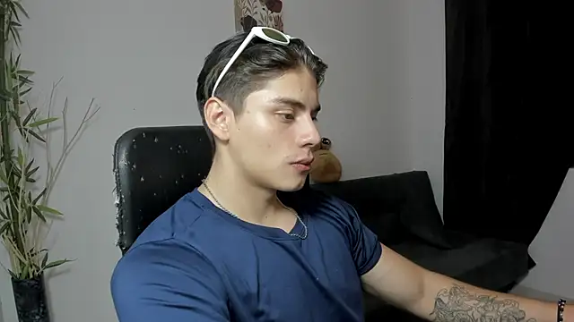 Giordano Russo online show from December 4, 5:05 am