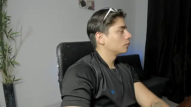 Giordano Russo online show from December 10, 10:47 pm