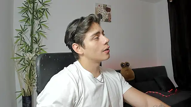 Giordano Russo online show from January 13, 1:23 am