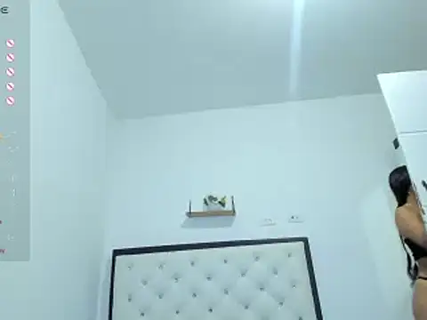 Snapshot of CuteLatinaxx chatting on December 6, 12:38 pm CuteLatinaxx online show from December 6, 12:38 pm