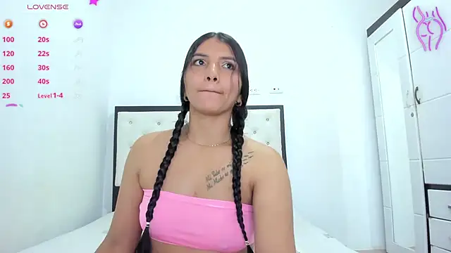 Snapshot of CuteLatinaxx chatting on September 21, 9:22 am CuteLatinaxx online show from September 21, 9:22 am