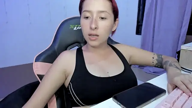 Snapshot of Ginger_Sweetty chatting on January 16, 12:45 am Ginger Sweetty online show from January 16, 12:45 am