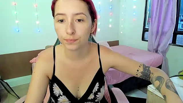 Snapshot of Ginger_Sweetty chatting on January 29, 11:14 pm Ginger Sweetty online show from January 29, 11:14 pm