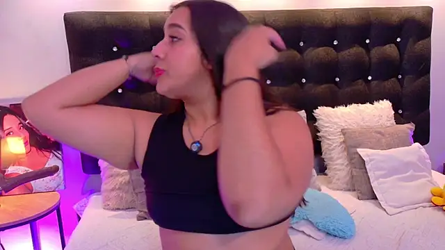 ValenScott1 online show from November 17, 4:35 pm