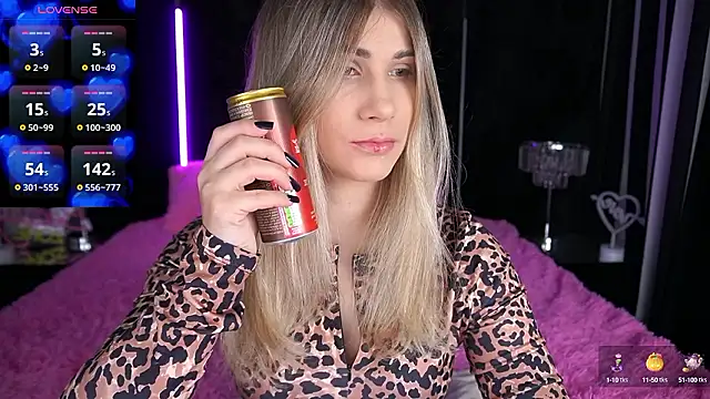 CassandraGood online show from December 3, 7:43 am