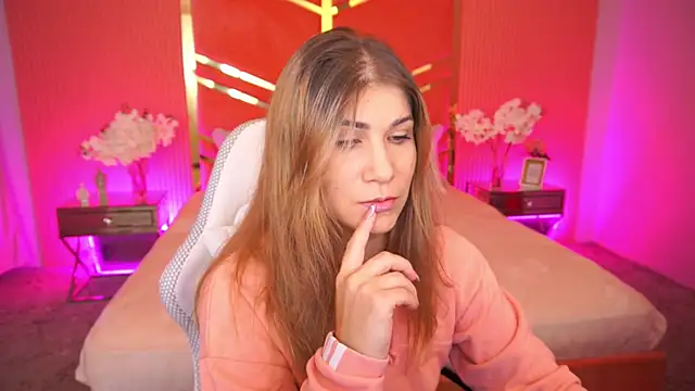 CassandraGood online show from September 22, 6:37 am