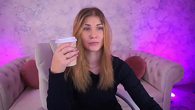 CassandraGood online show from September 25, 7:01 am