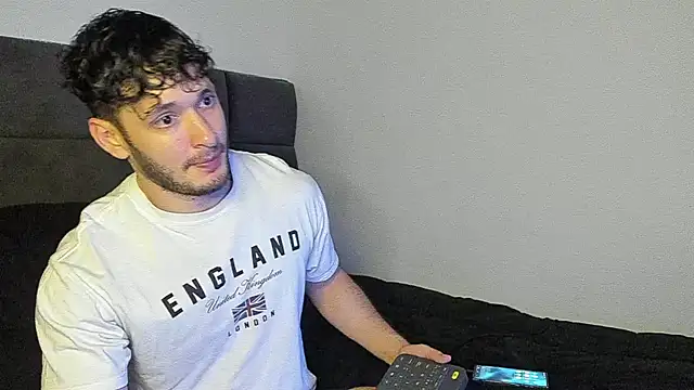 alejandro  2 online show from December 3, 8:29 pm