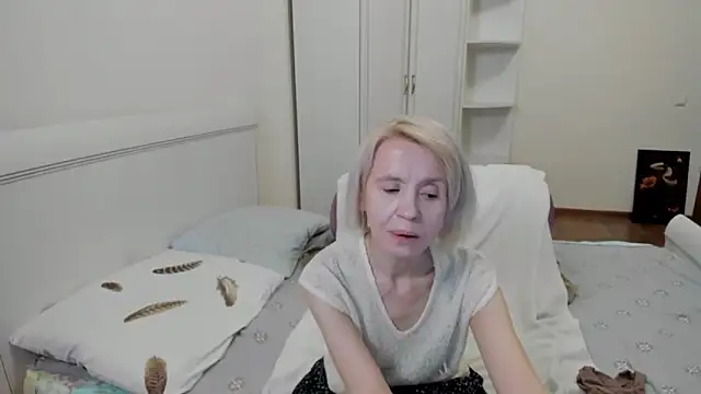 aminalive online show from December 4, 9:23 pm