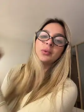 oriana zoeee online show from July 31, 11:26 pm