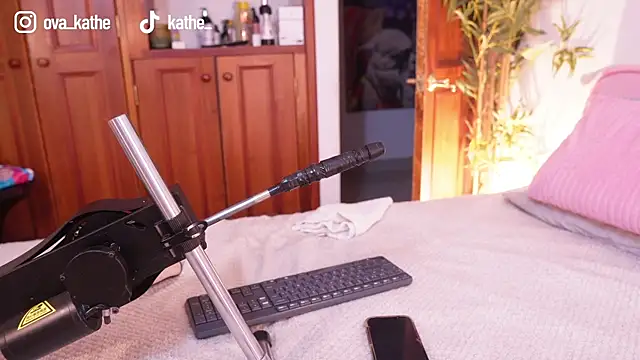 Snapshot of Lucy_fit chatting on May 6, 10:31 am Lucy fit online show from May 6, 10:31 am