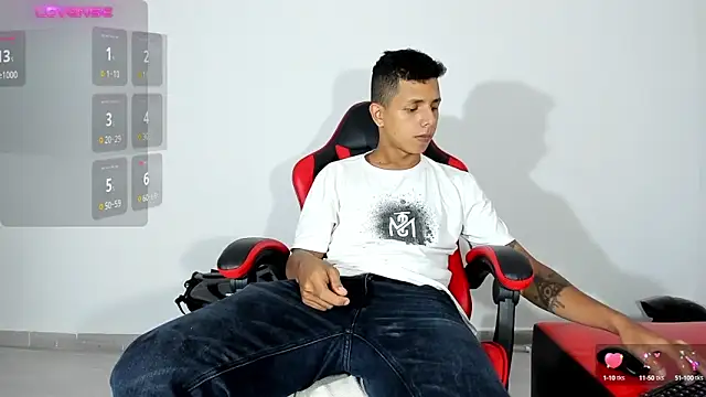 Snapshot of boy_bigcock24cm chatting on March 7, 11:18 am boy bigcock24cm online show from March 7, 11:18 am