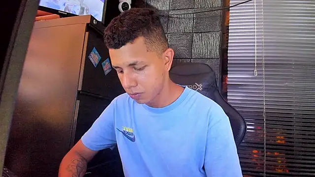 boy bigcock24cm online show from May 24, 3:39 pm