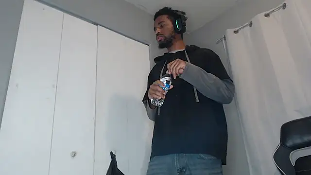 ChrisVacher online show from December 11, 1:49 pm