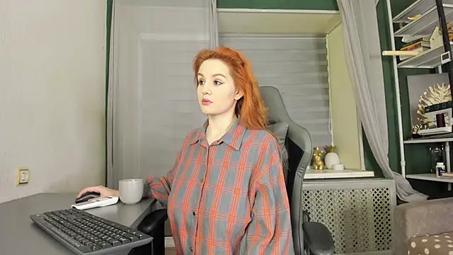Snapshot of -Aariella- chatting on June 9, 9:37 pm -Aariella- online show from June 9, 9:37 pm