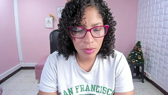 Snapshot of DannaBerry chatting on December 21, 2:15 pm DannaBerry online show from December 21, 2:15 pm