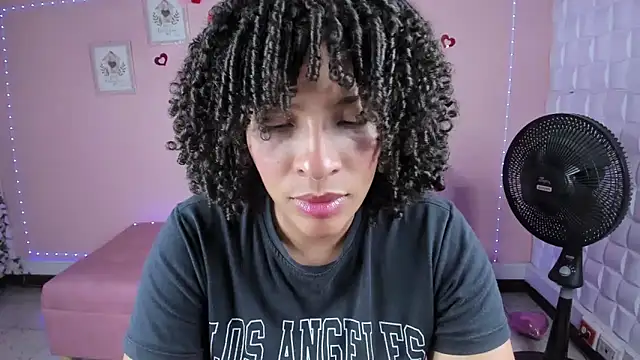 Snapshot of DannaBerry chatting on March 5, 3:29 pm DannaBerry online show from March 5, 3:29 pm