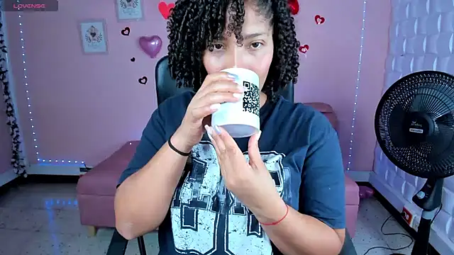 Snapshot of DannaBerry chatting on March 17, 3:29 pm DannaBerry online show from March 17, 3:29 pm