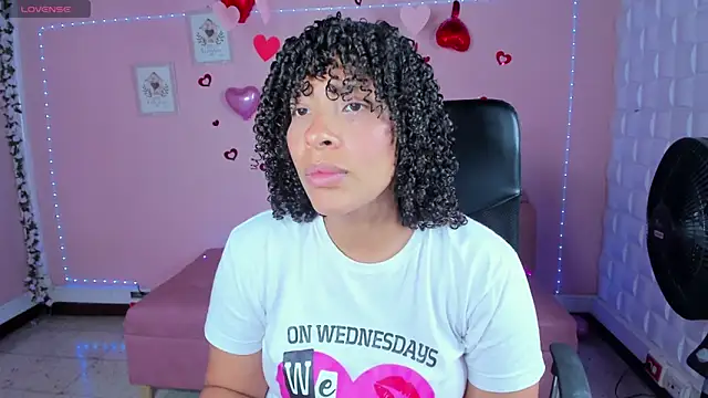 Snapshot of DannaBerry chatting on March 19, 3:51 pm DannaBerry online show from March 19, 3:51 pm