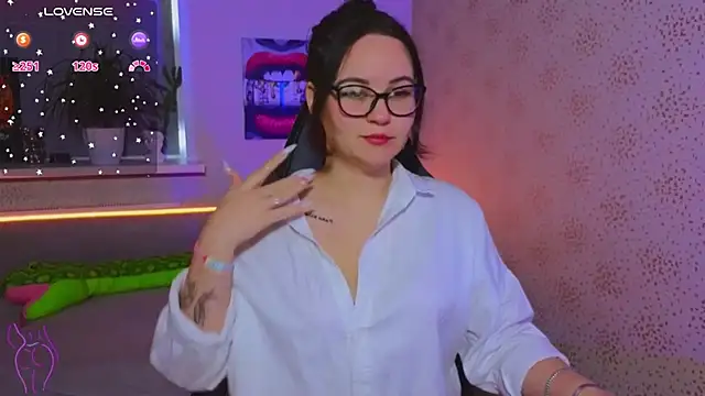 EsterLogan online show from October 15, 9:09 am