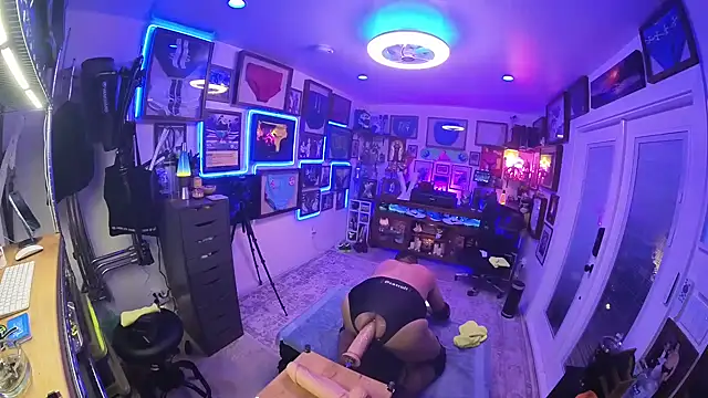 Snapshot of Briefs_bud chatting on February 14, 3:11 am Briefs bud online show from February 14, 3:11 am