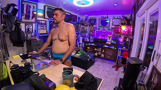 Briefs bud online show from February 15, 3:36 am