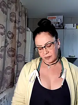 x  KHALEESI  x online show from November 21, 5:22 pm