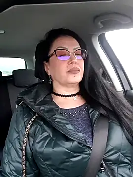 x  KHALEESI  x online show from December 22, 7:27 am