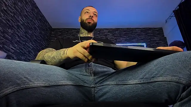 JonahHunt online show from February 15, 10:31 pm