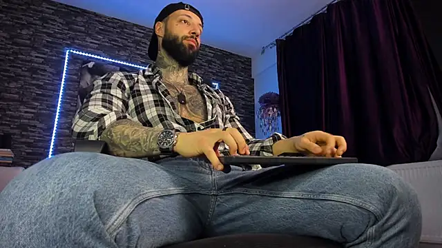 JonahHunt online show from February 24, 10:14 pm