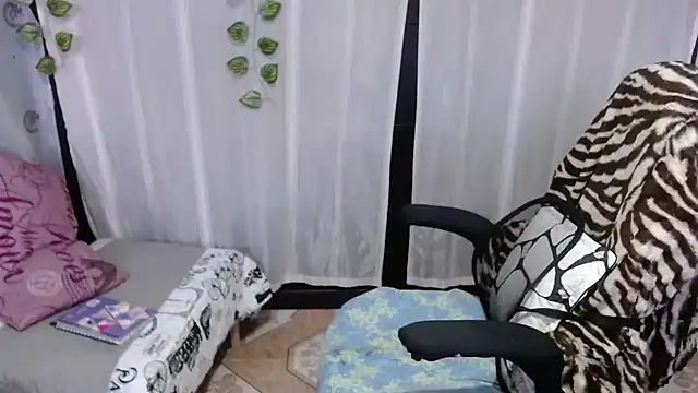 Sonialorens  online show from February 1, 12:16 pm