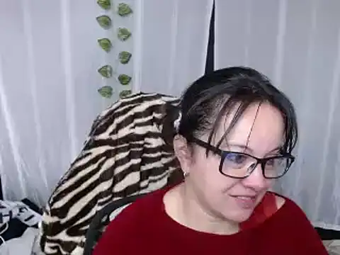 Sonialorens  online show from February 10, 3:10 pm