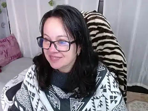 Sonialorens  online show from February 13, 2:09 pm