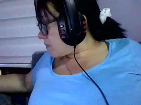 Sonialorens  online show from February 16, 1:36 am